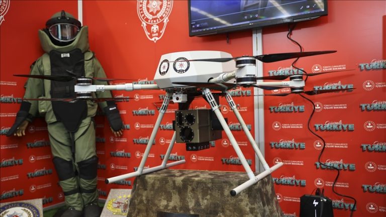 Pertama di Dunia Turki Bangun Drone Bersenjata Laser