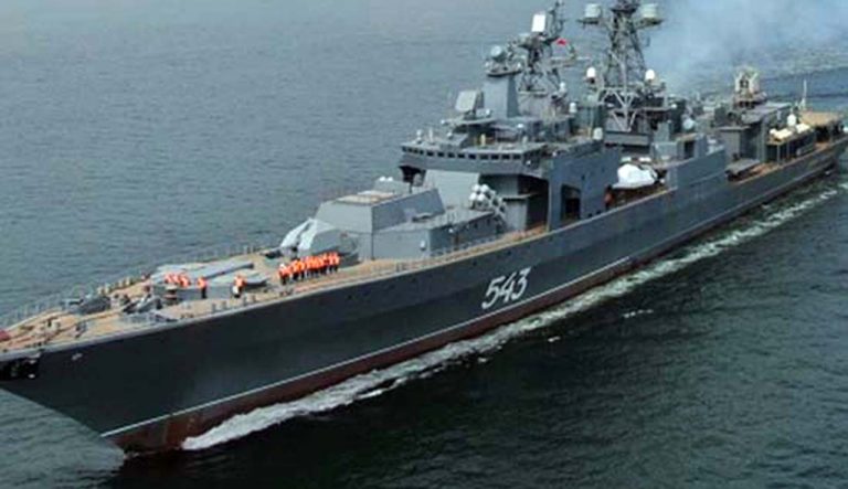 Destroyer Rusia Buru Kapal Selam Amerika