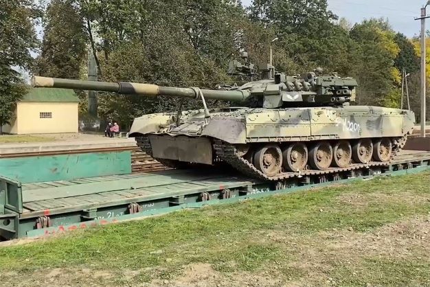 Satu-satunya Prototipe Tank T-80UM2 Rusia Hancur  di Ukraina