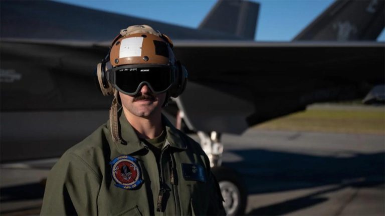 Legenda Kumis Pilot Amerika