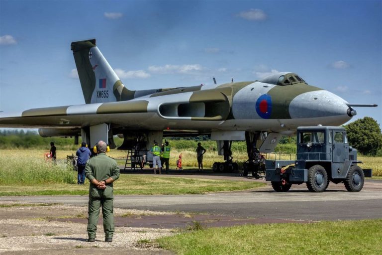 Bomber Vulcan akan Melolong Terakhir Kali Sebelum Tidur Selamanya