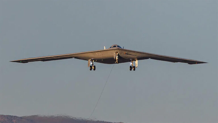 B-21 Raider Debut Terbang, Ini Yang Bisa Kita Tahu